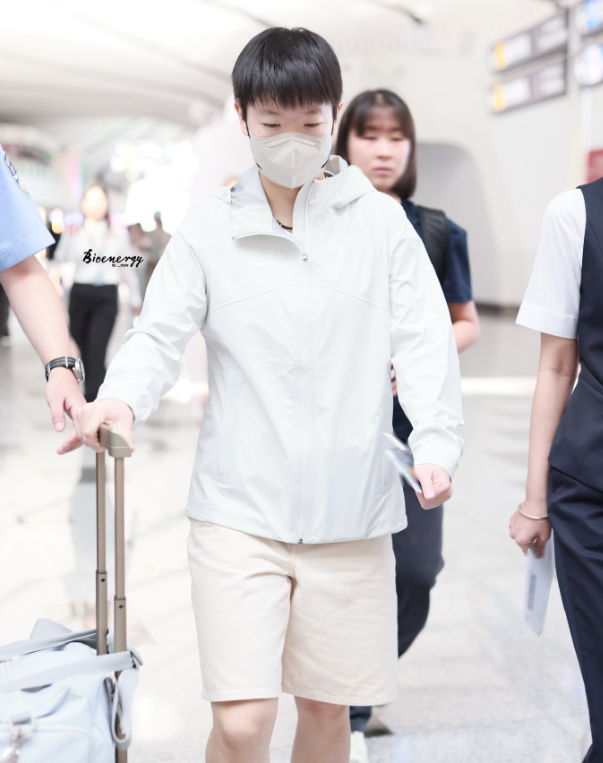 ue, 合实力不足 ue, 合实力不足