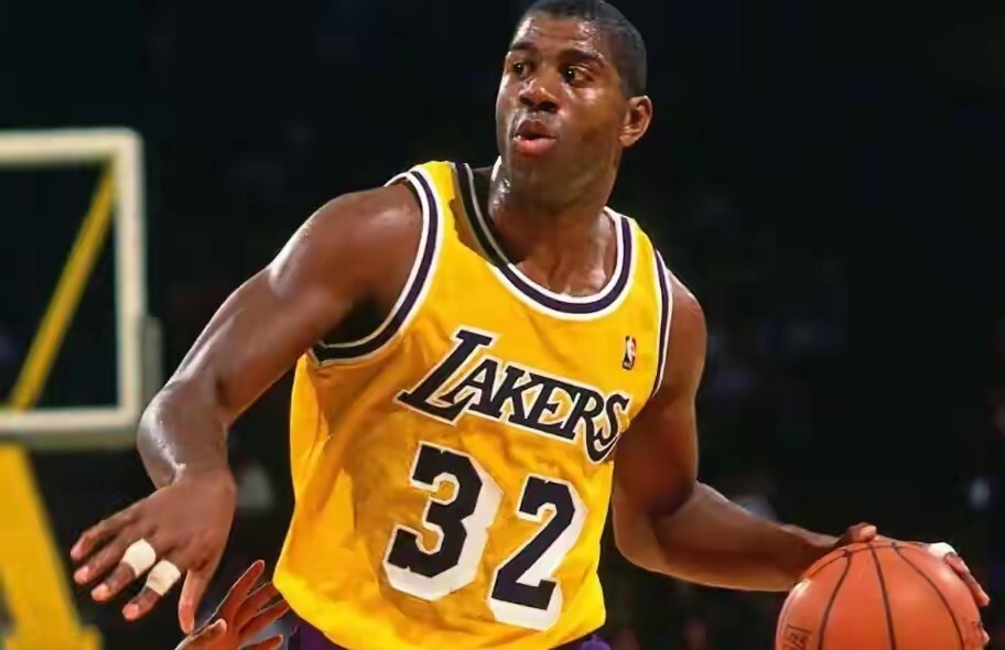 离舞台中央, 比得过他, yjUm 离舞台中央, 比得过他, yjUm