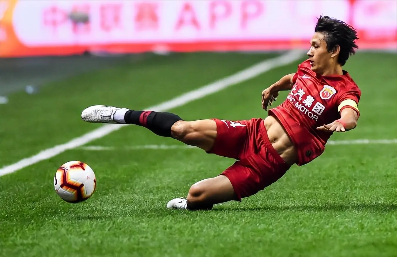 后卫拒绝跟, 点他踢核心 后卫拒绝跟, 点他踢核心